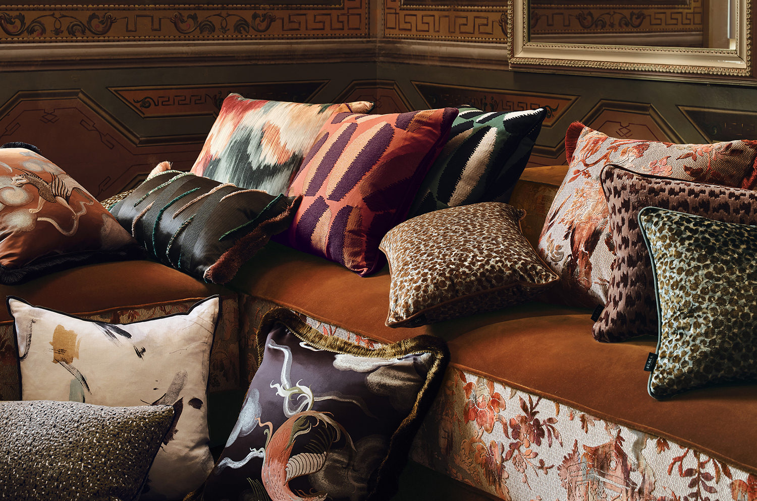 【海外取寄品】BLACK edition(ブラックエディション) Isenzo クッション(Cayenne) 55x55cm 中材付