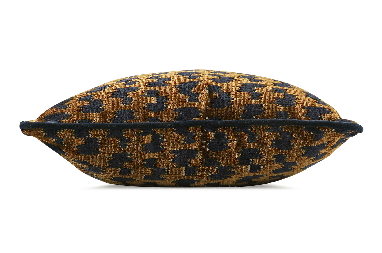 【海外取寄品】BLACK edition(ブラックエディション) Koba クッション(Manuka) 60x40cm 中材付