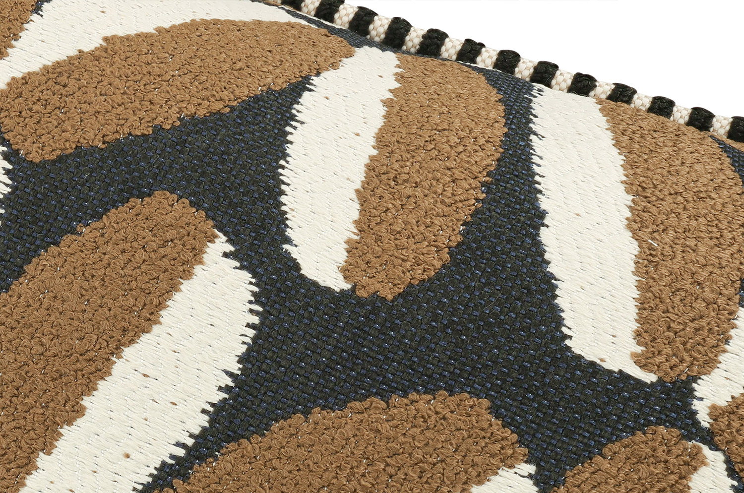 【海外取寄品】BLACK edition(ブラックエディション) Timor Outdoor クッション(Manuka) 55x55cm 中材付