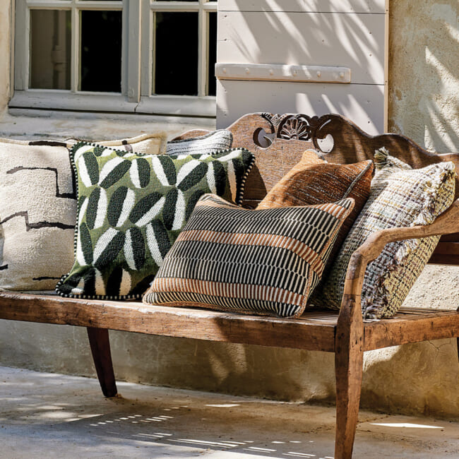 【海外取寄品】BLACK edition(ブラックエディション) Timor Outdoor クッション(Wakame) 55x55cm 中材付