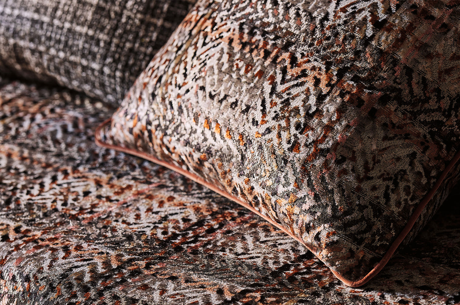 【海外取寄品】BLACK edition(ブラックエディション) Zurana クッション(Cayenne) 55x55cm 中材付