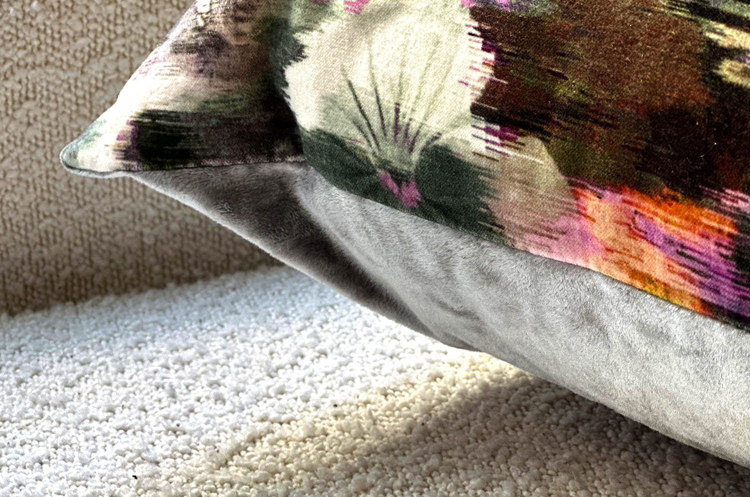 空間が一瞬で整う3点コーディネートセット！【BLACKが創る、大人のラグジュアリー】(中材付)