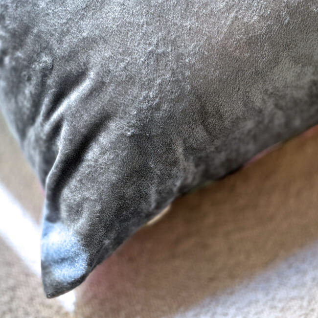 空間が一瞬で整う3点コーディネートセット！【BLACKが創る、大人のラグジュアリー】(中材付)