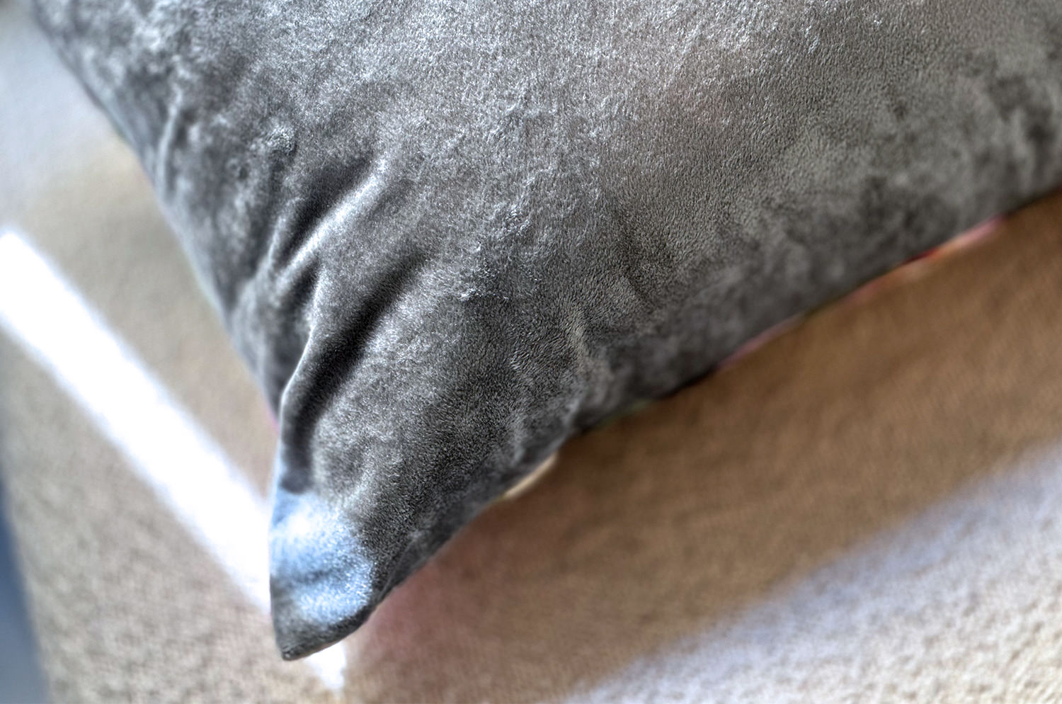 空間が一瞬で整う3点コーディネートセット！【BLACKが創る、大人のラグジュアリー】(中材付)