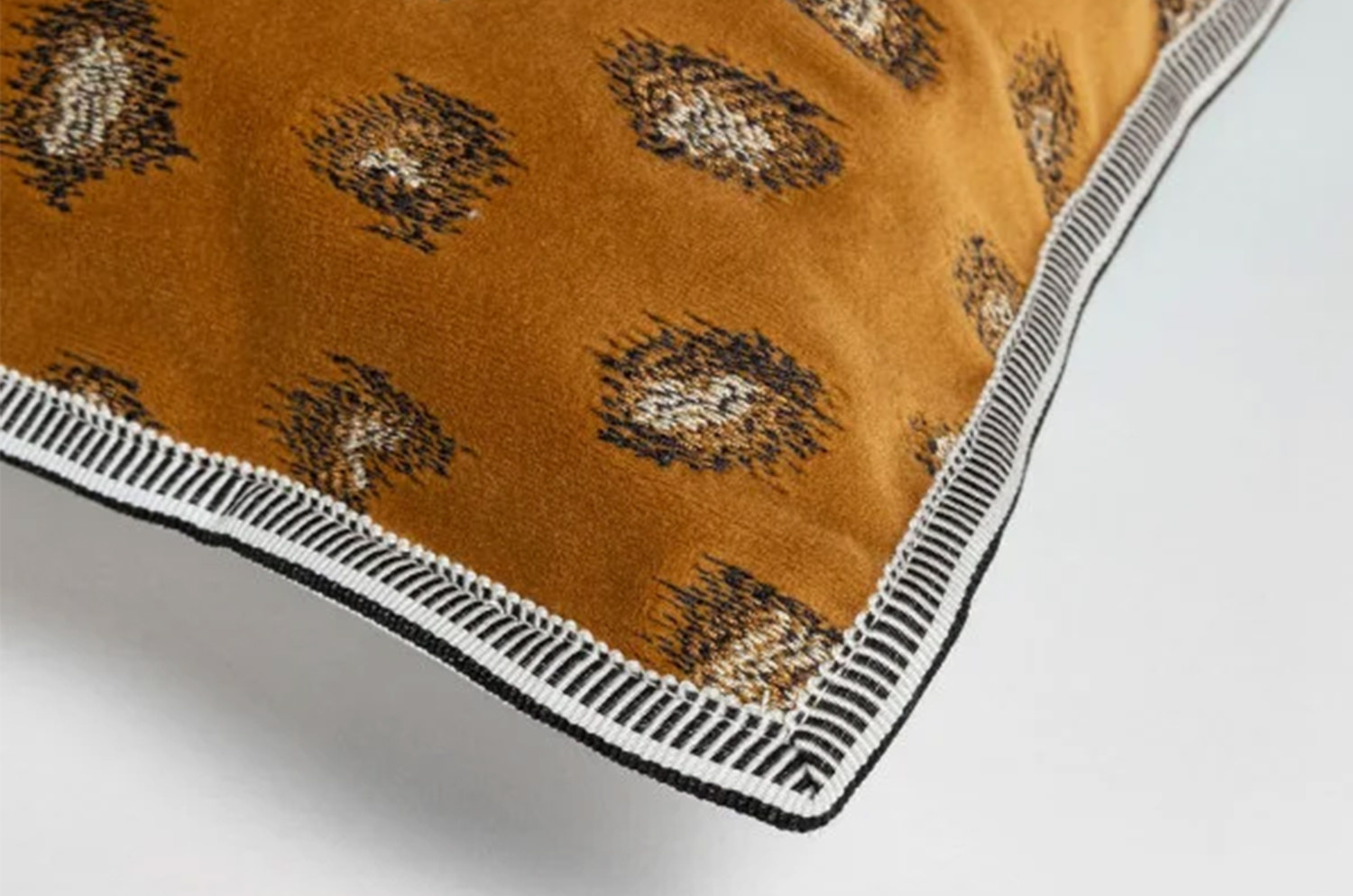 【海外取寄品】CASAMANCE DAIM ダン クッションカバー(Camel) 45×45cm