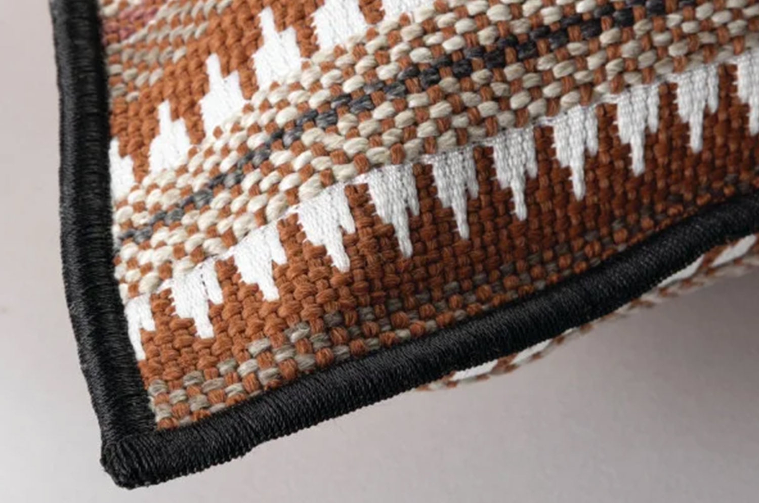 【海外取寄品】CASAMANCE SERAPE セラペ クッションカバー(Rouge terre taupe) 45×45cm