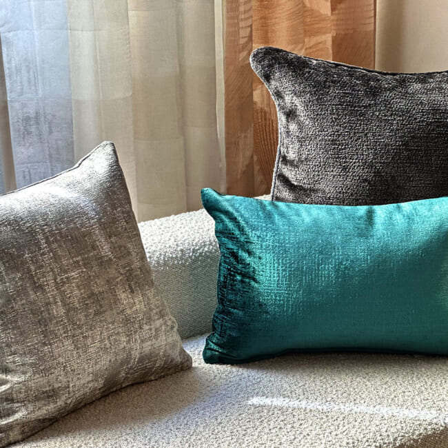 空間が一瞬で整う3点コーディネートセット！【海外テキスタイルが魅せる、ピーコックグリーン】(中材付)