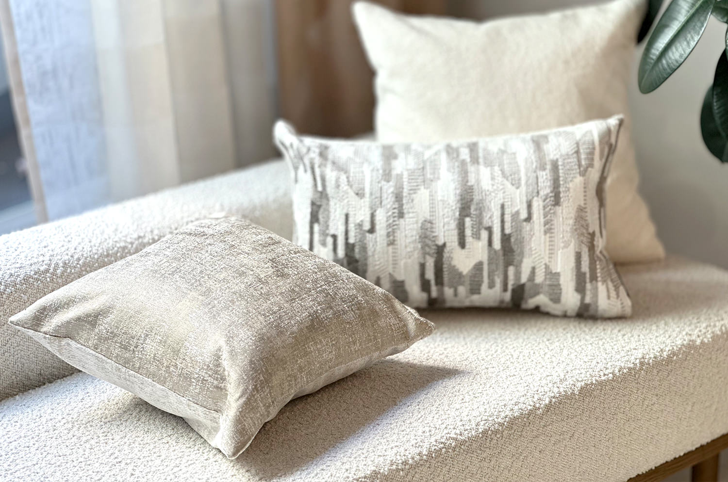 空間が一瞬で整う3点コーディネートセット！【空間を格上げする、洗練のグレージュ】(中材付)