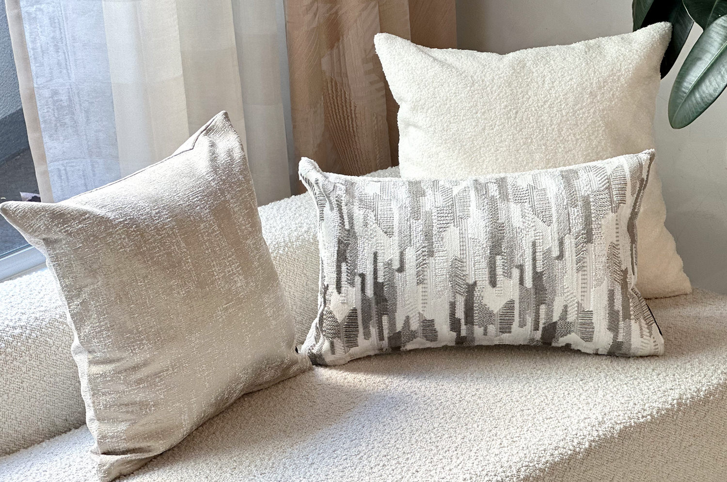 空間が一瞬で整う3点コーディネートセット！【空間を格上げする、洗練のグレージュ】(中材付)