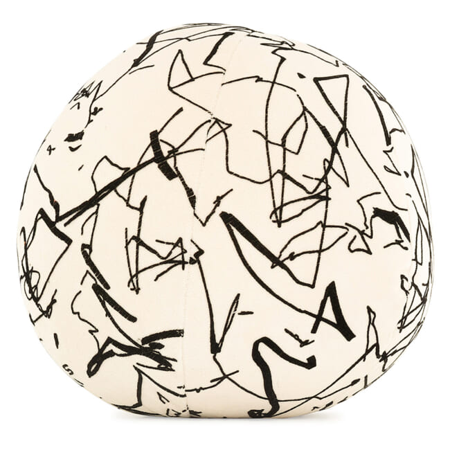 【海外取寄品】kirkbydesign(カークビー・デザイン) Scribble クッション(Monochrome) 直径35cm 中材付