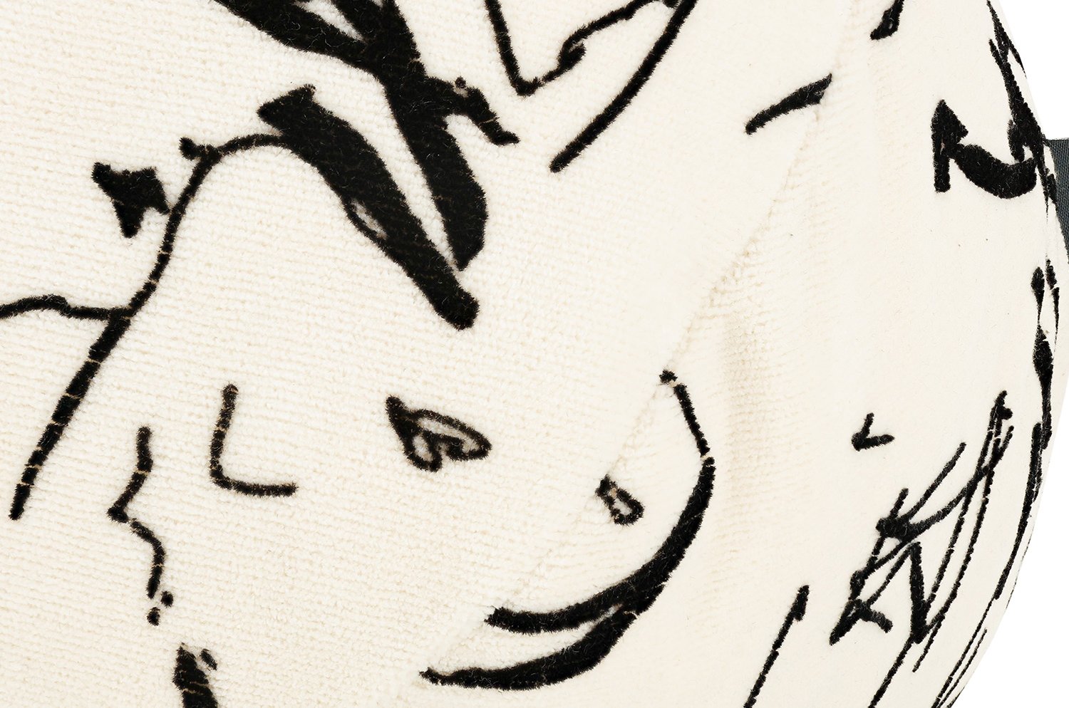 【海外取寄品】kirkbydesign(カークビー・デザイン) Scribble クッション(Monochrome) 直径35cm 中材付