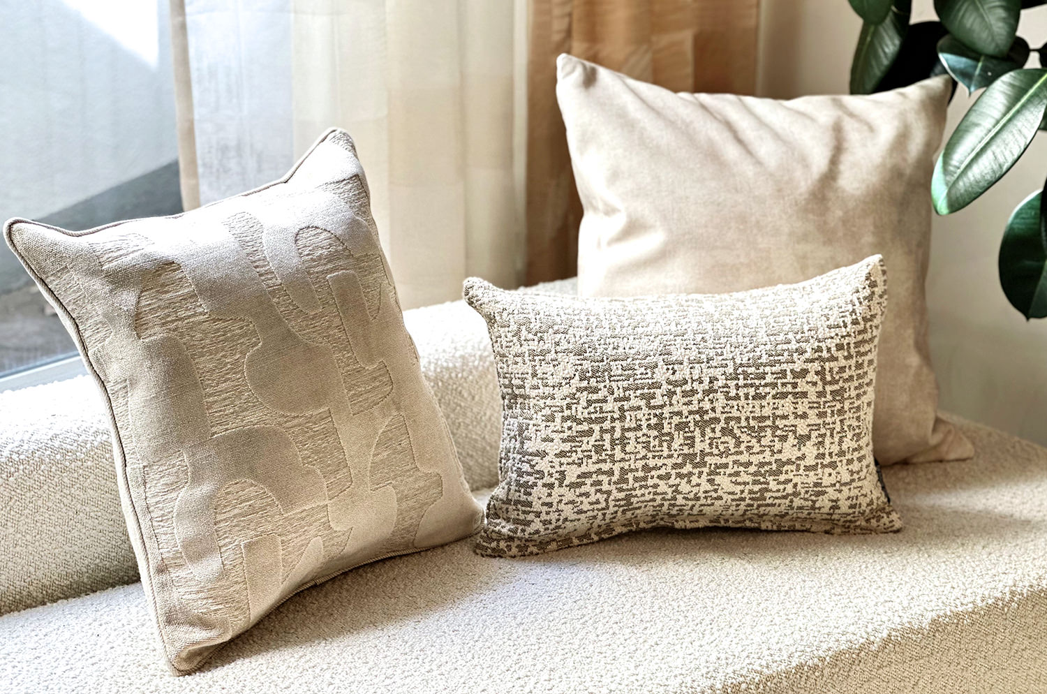 空間が一瞬で整う3点コーディネートセット！【やさしい色で整う上質なひととき】(中材付)