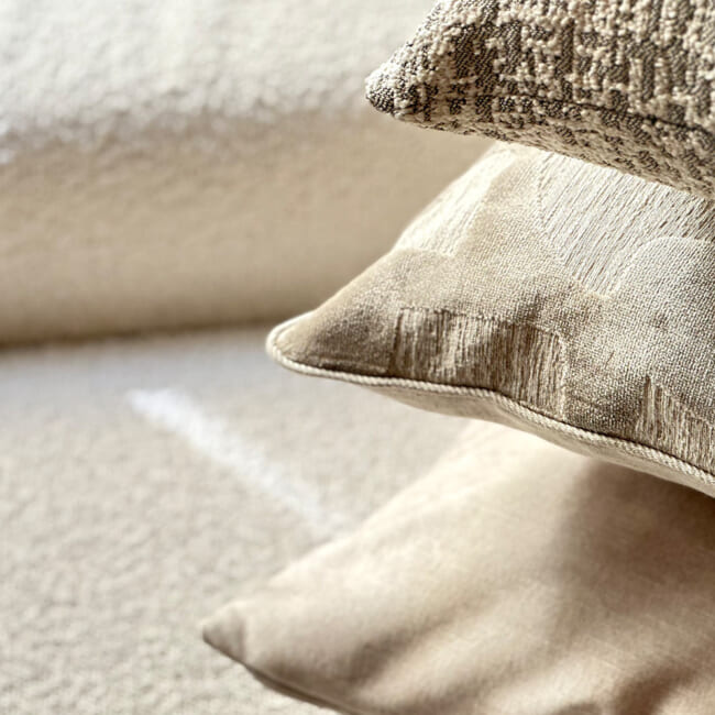 空間が一瞬で整う3点コーディネートセット！【やさしい色で整う上質なひととき】(中材付)