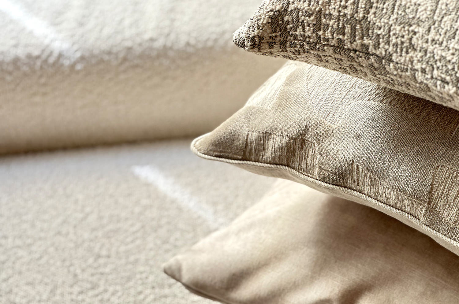 空間が一瞬で整う3点コーディネートセット！【やさしい色で整う上質なひととき】(中材付)