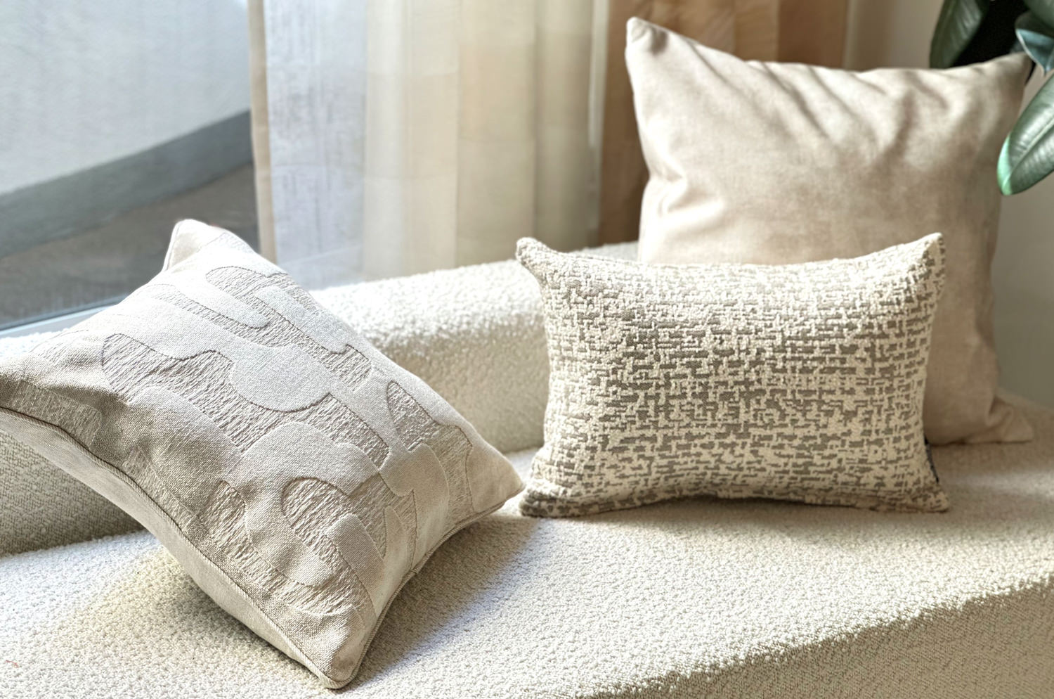 空間が一瞬で整う3点コーディネートセット！【やさしい色で整う上質なひととき】(中材付)