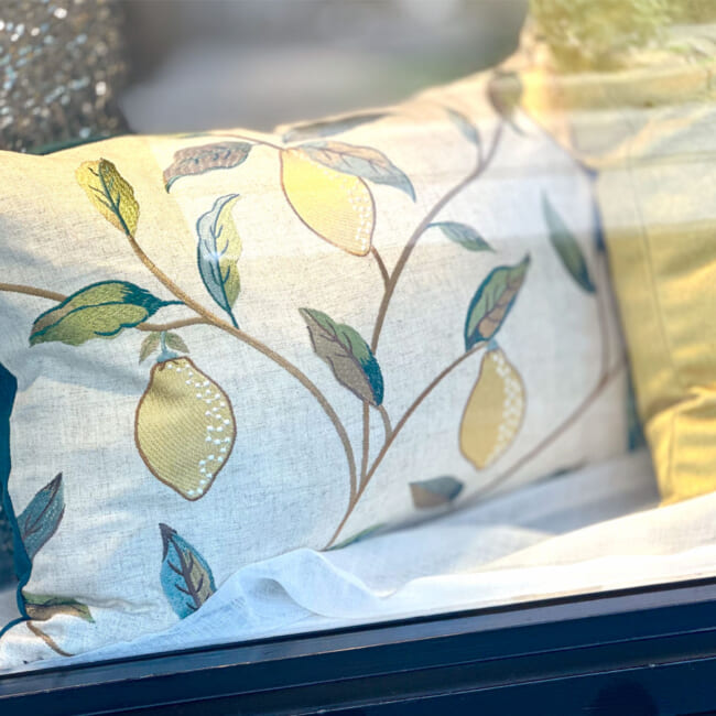 The MORRIS ウイリアムモリス レモンツリー 刺繍クッション(ブルーグリーン) 50×35cm 中材付