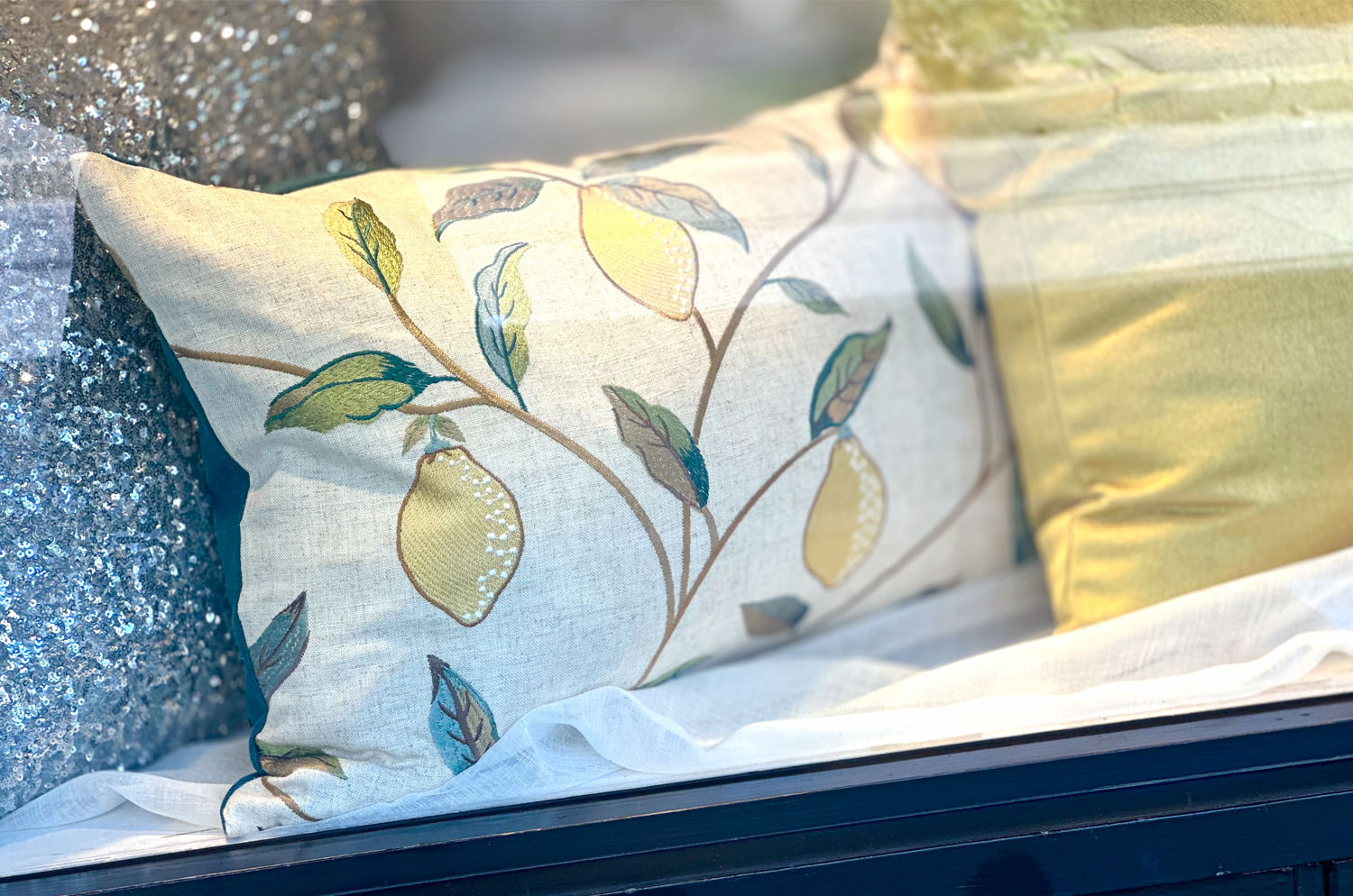 The MORRIS ウイリアムモリス レモンツリー 刺繍クッション(ブルーグリーン) 50×35cm 中材付