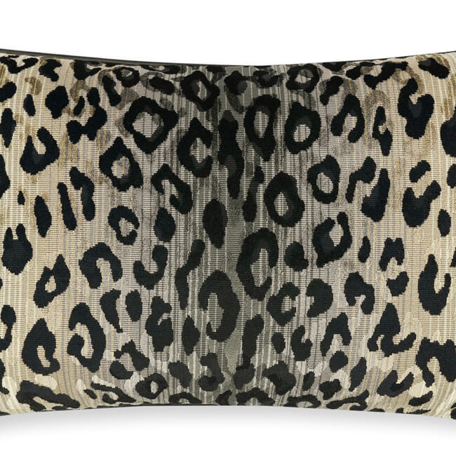 【海外取寄品】ROMO(ロモ) Mimi Velvetクッション(Kohl) 60x40cm 中材付