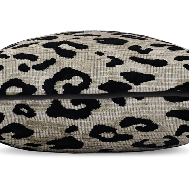 【海外取寄品】ROMO(ロモ) Mimi Velvetクッション(Kohl) 60x40cm 中材付