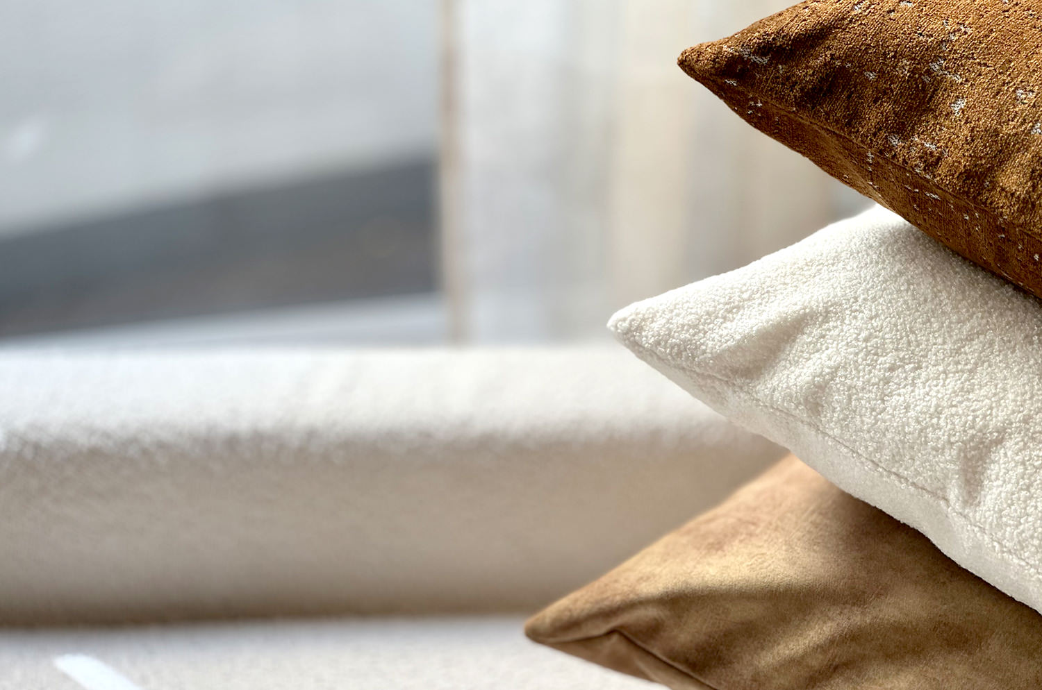 空間が一瞬で整う3点コーディネートセット！【ホテルライク 。大人のブロンズカラーミックス】(中材付)