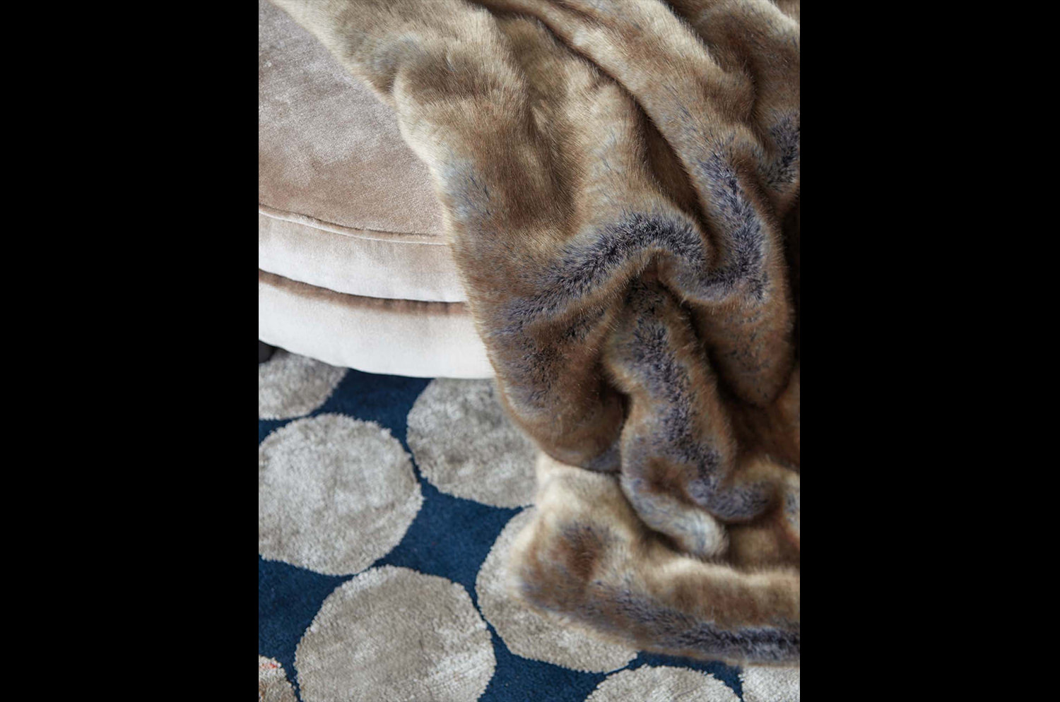 【海外取寄品】zinc(ジンク) Blue Fox クッション 50x50cm 中材付