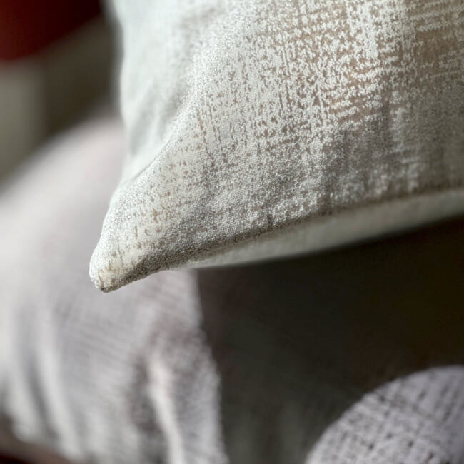 The Gloria グロリア ベルベットクッションカバー (クリーム) 45×45cm