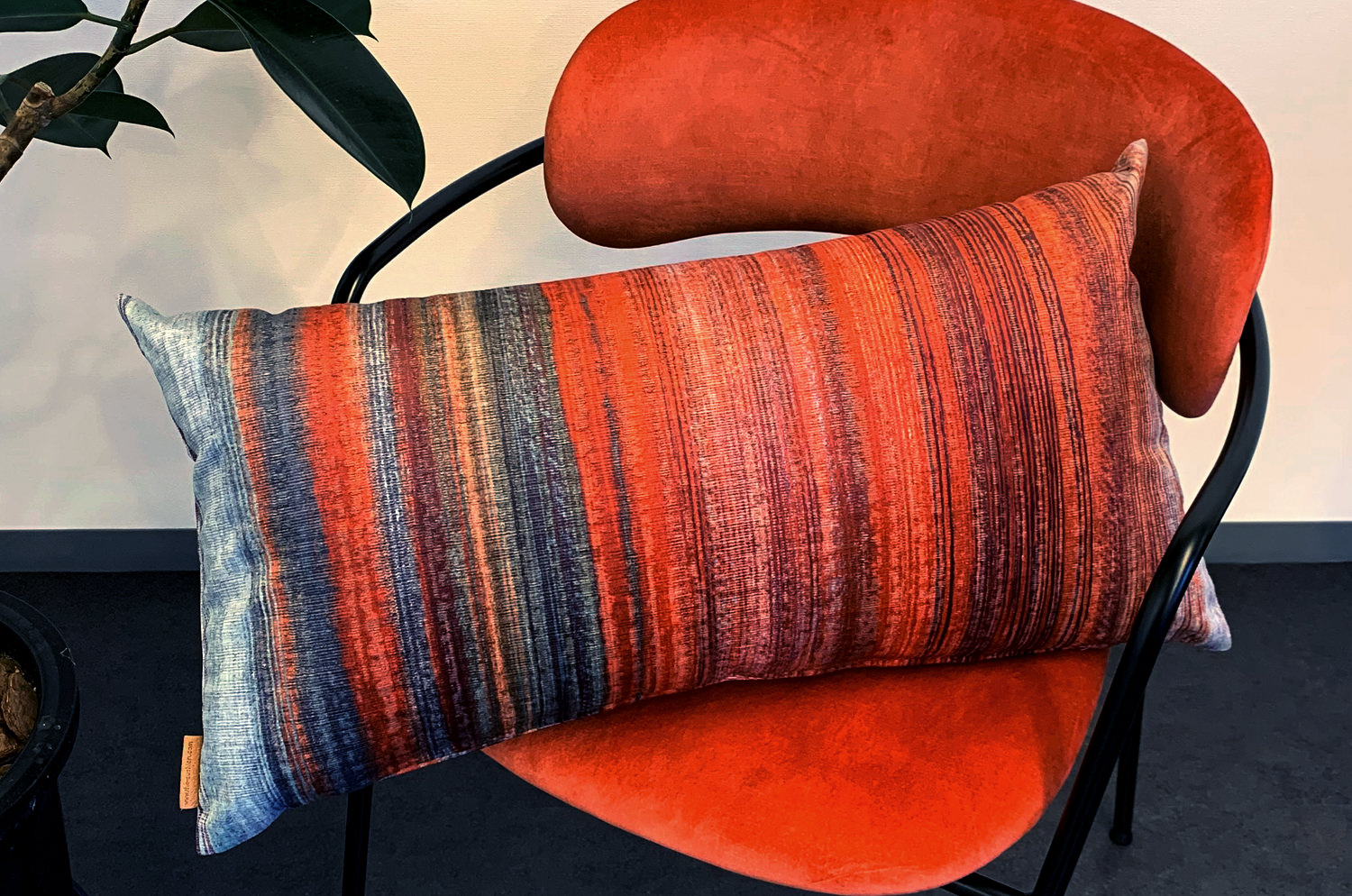 The Marrakech Sunset マラケシュ サンセット スペイン製 滑らかエコスエード クッション 65×34cm 中材付