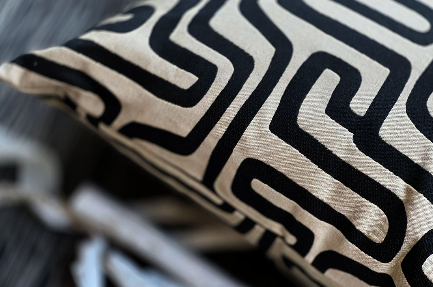 The Organic Maze 迷路柄 スタイルジャガード クッションカバー 45×45cm