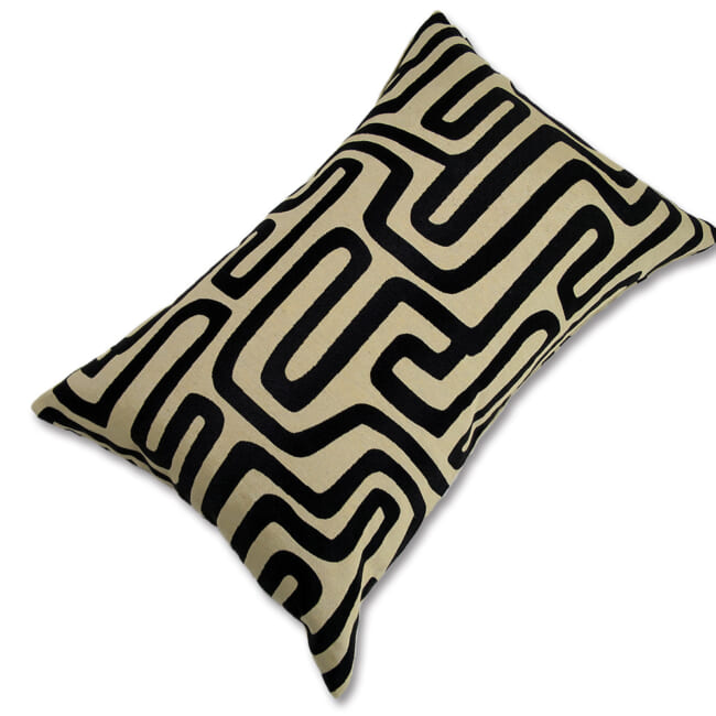 The Organic Maze 迷路柄 スタイルジャガード クッション 45×30cm 中材付