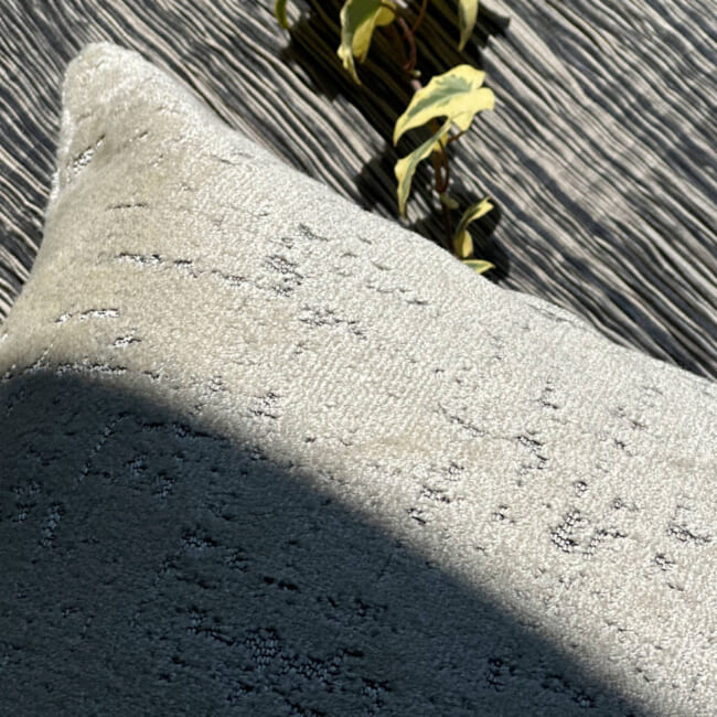 The SPHINX スフィンクス フレンチデザインベルベット クッションカバー (グレージュ) 45×45cm