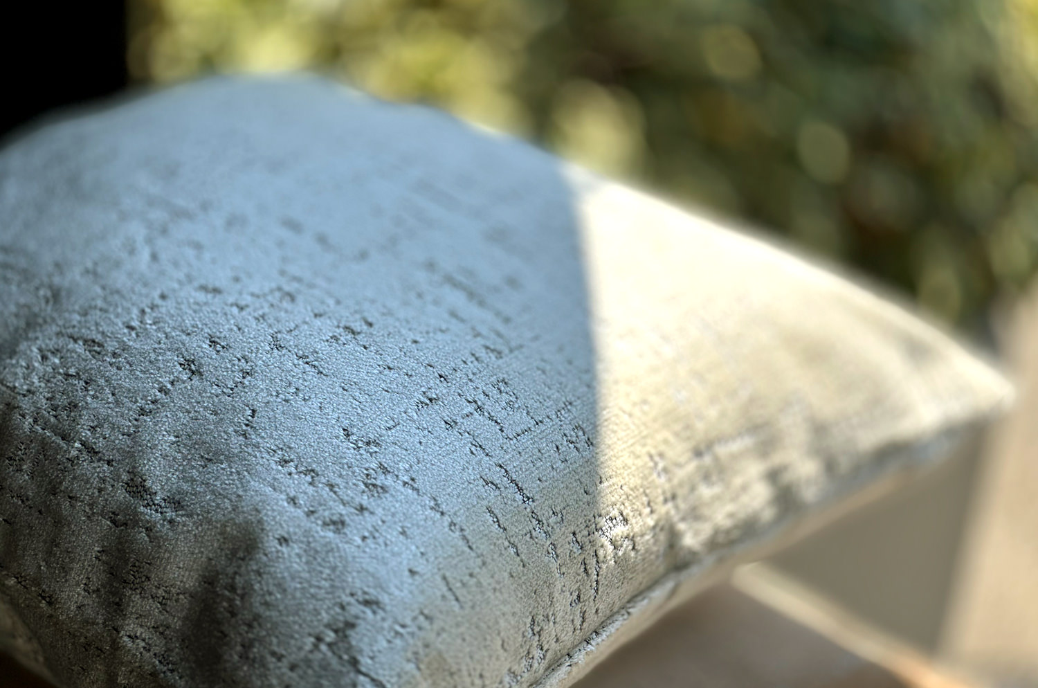 The SPHINX スフィンクス フレンチデザインベルベット クッションカバー (グレージュ) 45×45cm