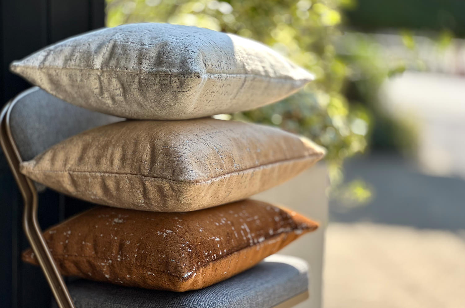 The SPHINX スフィンクス フレンチデザインベルベット クッションカバー (グレージュ) 45×45cm