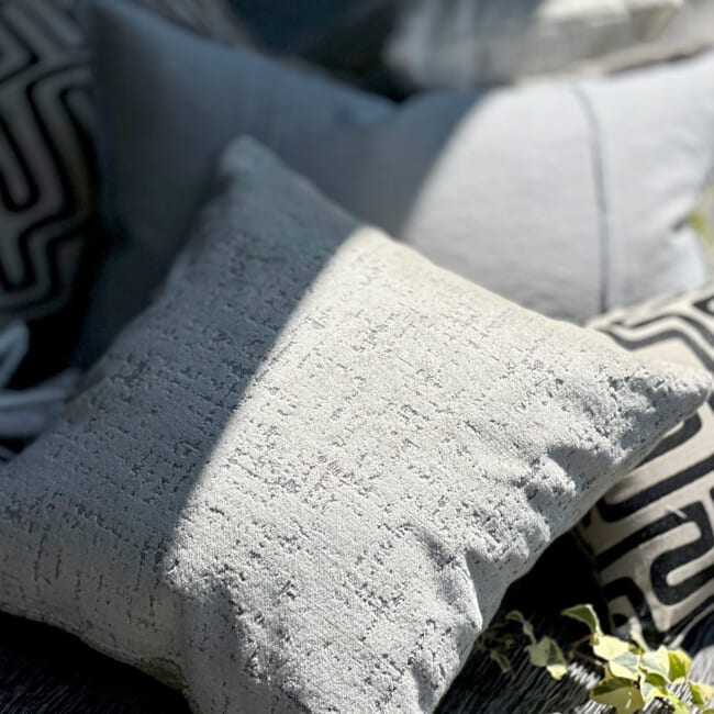 The SPHINX スフィンクス フレンチデザインベルベット クッションカバー (グレージュ) 45×45cm