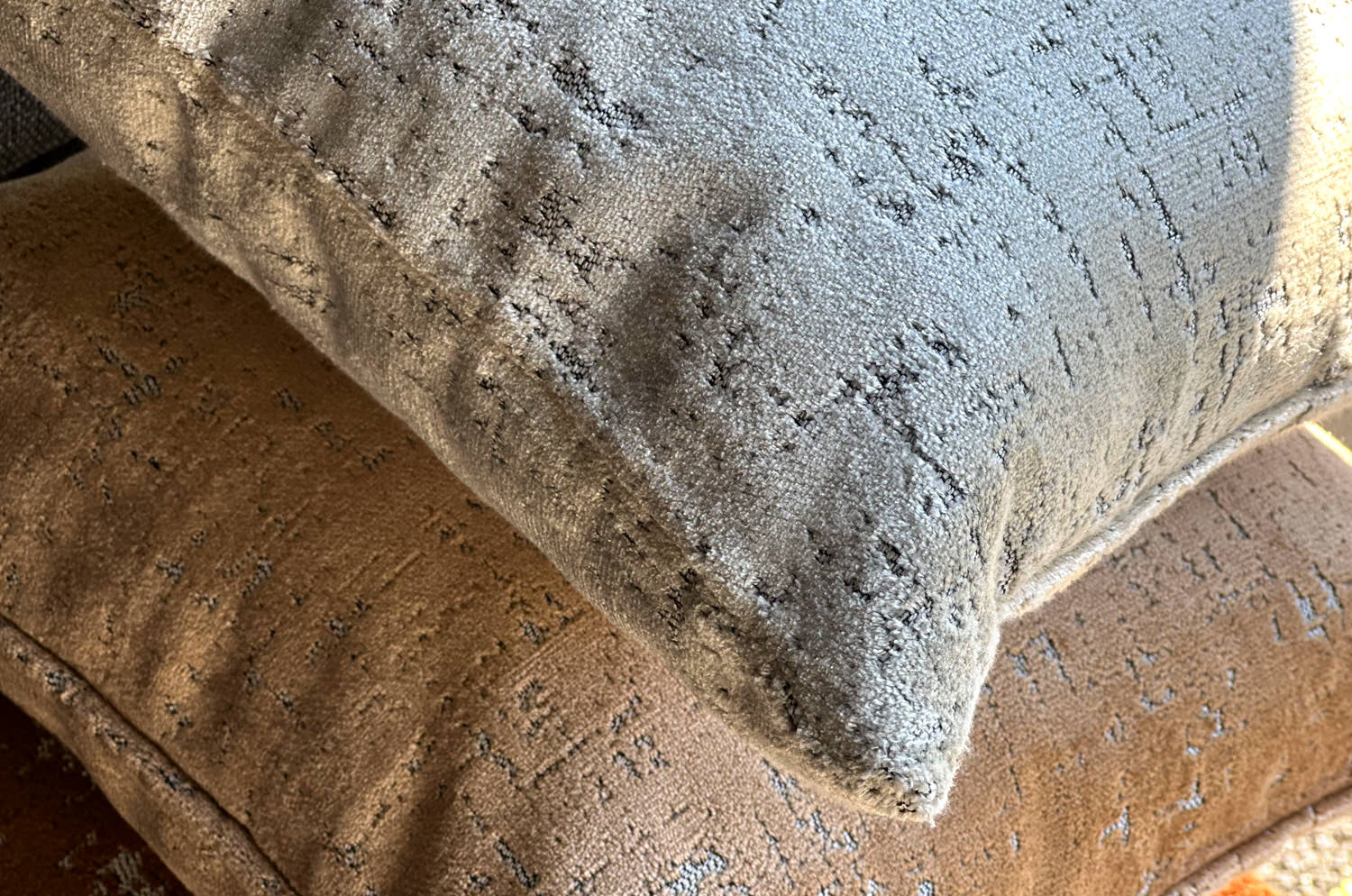 The SPHINX スフィンクス フレンチデザインベルベット クッションカバー (グレージュ) 45×45cm