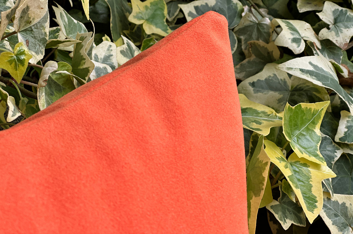 The Ultrasuede ウルトラスエード®︎HP クッションカバー (オレンジ) 45×45cm