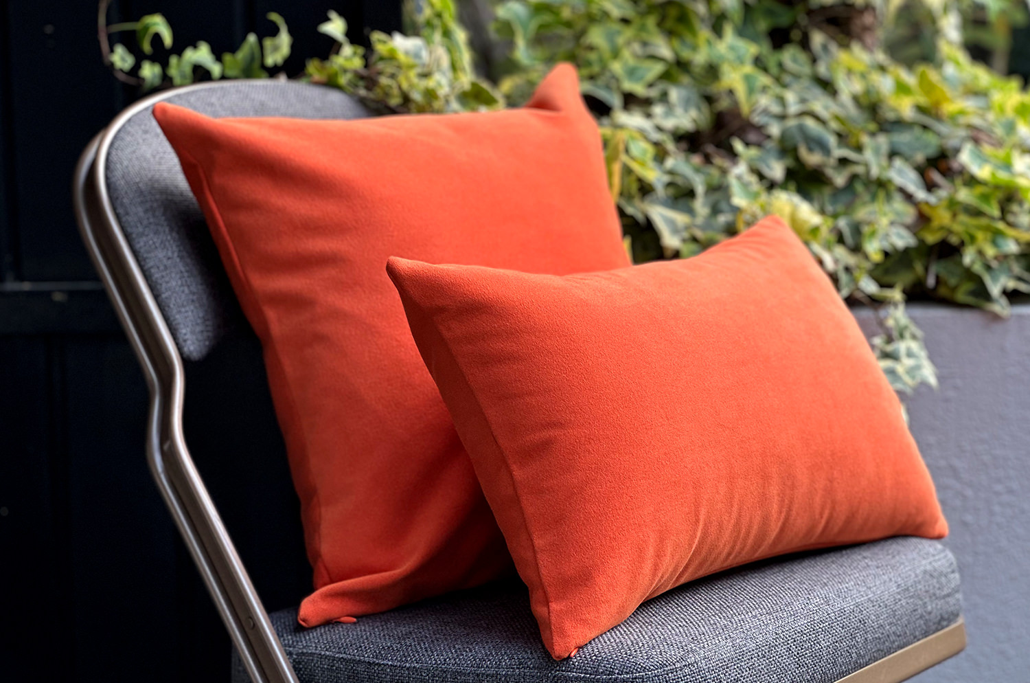 The Ultrasuede ウルトラスエード®︎HP クッションカバー (オレンジ) 45×45cm