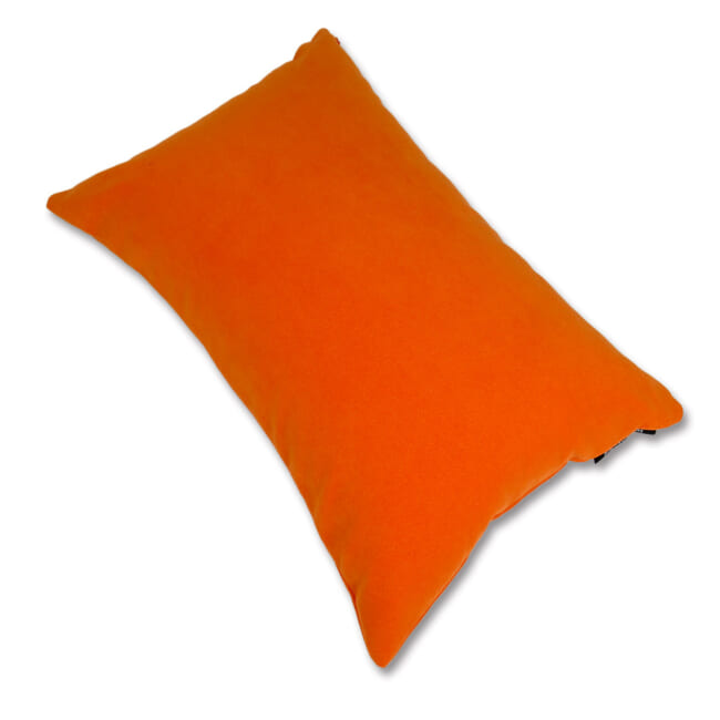 The Ultrasuede ウルトラスエード®︎HP クッション (オレンジ) 45×30cm 中材付